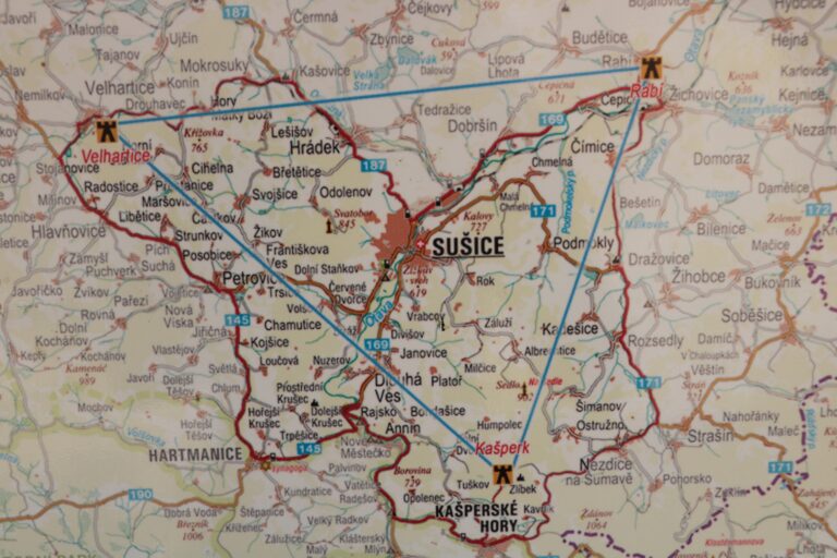 Trojlístek hradů kolem Sušice